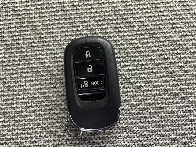 【付属品】このクルマで使える装備品が付いています！使い方などはぜひ実際に店舗にお越しいただき、専門スタッフにお尋ねください！