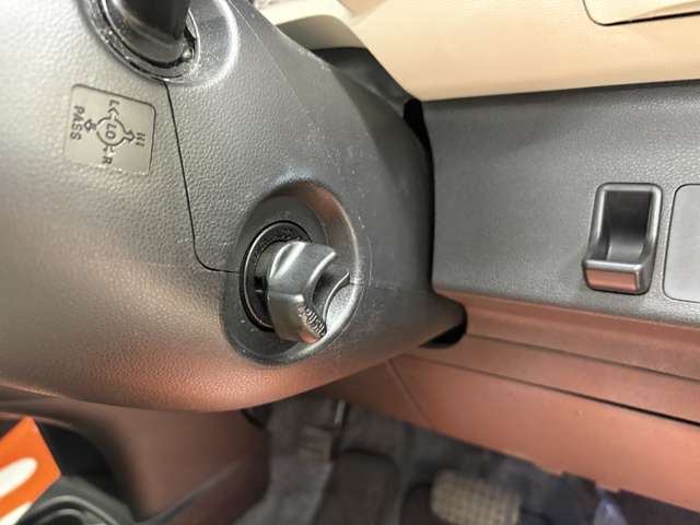 軽自動車は何よりその手軽さが魅力ですね。狭い道でもラクラクです。税金など維持費も抑えられるし、セカンドカーとしてもオススメのくるまです。