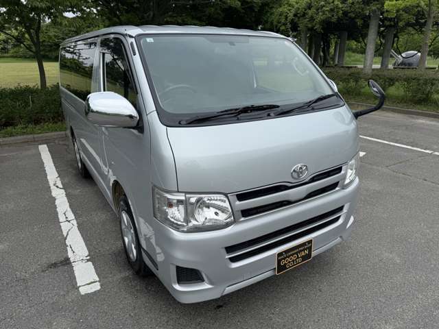 総展示台数約80台以上。バン専門店です。あなたにピッタリのお車が見つかるはず！