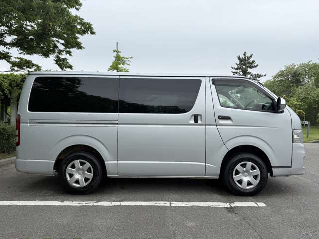 当店では関東・関西エリアから仕入した錆びの少ないお車を多数展示しております。下廻りの写真を掲載してますのでご確認ください。