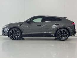 Lamborghini　URUS　Performante