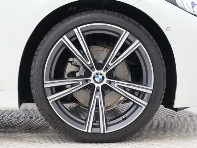 ♪頭金0円からの残価据置型♪車両本体価格の一部を、据置価格として最終回のお支払いに設定。車両本体価格から据置分を差し引いた金額から月々を算出。通常のローンと比べ低く抑えることができます！