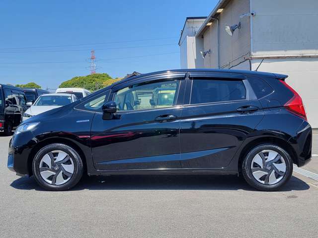 ★きれいをもっと綺麗に★新車の輝き♪二層構造ガラスコーティング！高層ビルの汚れ防止にも使用される新素材！当店の『カーケアラボ』では、車の本格クリーニングからコーティングのメンテナンスまで対応可能！