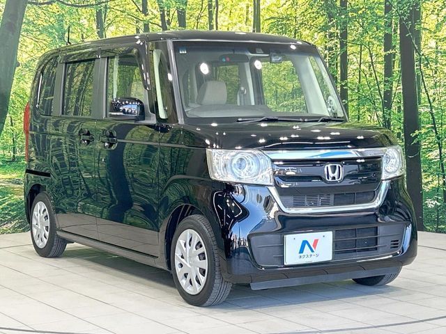 大好評のボディコーティング「弾スプラッシュコート」もご納車までに施工可能。通常のガラスコートと異なる、耐久年数6年の無機質ガラスコーティングが、ボディをキレイな状態に保ってくれます。
