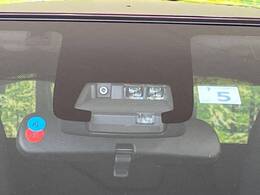 【トヨタセーフティセンス】走行中に前方の車両等を認識し、衝突しそうな時は警報とブレーキで衝突回避と被害軽減をアシスト。より安全にドライブをお楽しみいただけます。