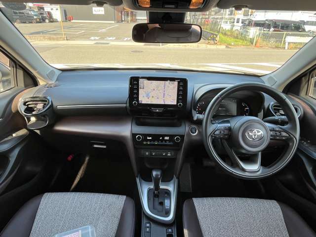 低年式で綺麗な自動車でお勧めの1台となっております。