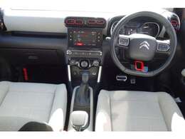 サンルーフ、ETC、LEDヘッドライト、バックカメラ、カープレイ＆アンドロイドオート、グリップコントロール