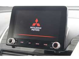 8インチのディスプレイでナビゲーションやモニター、フルセグ、Apple　CarPlay、Android　Autoなど多彩な機能を使えるスマホ連携ナビ！