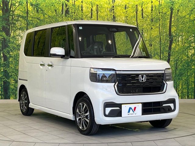 大好評のボディコーティング「弾スプラッシュコート」もご納車までに施工可能。通常のガラスコートと異なる、耐久年数6年の無機質ガラスコーティングが、ボディをキレイな状態に保ってくれます。