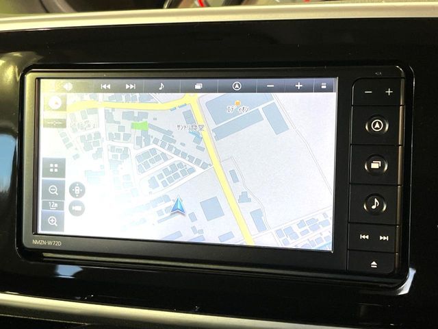 【純正ナビ】人気の純正ナビを装備。オーディオ機能も充実しており、Bluetooth接続すればお持ちのスマホやMP3プレイヤーの音楽を再生可能！毎日の運転がさらに楽しくなります！！
