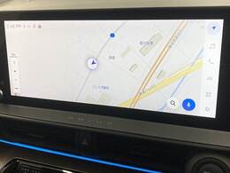 【純正ナビ】一体感のあるナビは、高級感ある車内を演出してくれます。Bluetooth再生などオーディオ機能も充実しておりますので、運転もより楽しめます♪