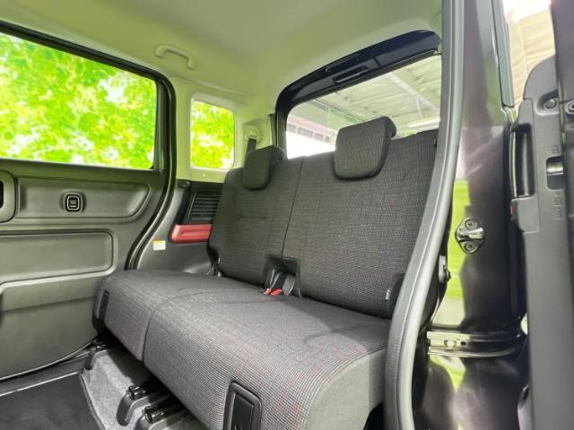 WECARSでは各商談席に大型モニターをご用意しております！見やすい大画面でゆったりと全国の在庫をご覧いただけます！是非ご来店お待ちしております！