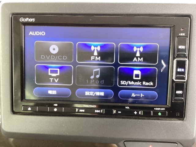 ギャザズメモリーナビ（VXM-214VFi）を装着しております。AM、FM、CD、DVD再生、Bluetooth、音楽録音再生、フルセグTVがご使用いただけます。