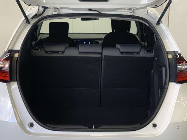 ラゲッジルームも広く、たくさんのお荷物が詰めます！