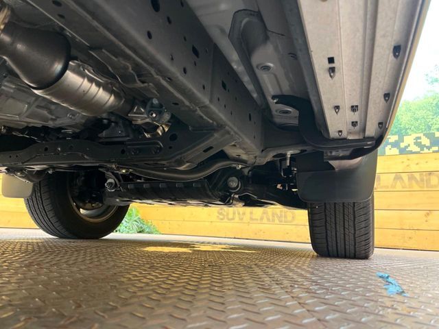 お車を安心してお乗りいただく為には、足回りの定期点検が欠かせません。サービスサポート（有償保証）では無料点検もご提供しており、安心のカーライフをお過ごしいただけるサポート体制が整っています。