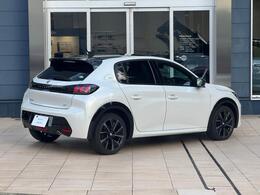 208GT　パールホワイト