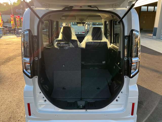 自動車の販売はもちろん、各種自動車保険の取り扱いをいたしております。当社で自動車保険に加入頂ければ、レッカーサービス、面倒な事故対応や修理等も窓口一つでサポートいたします。