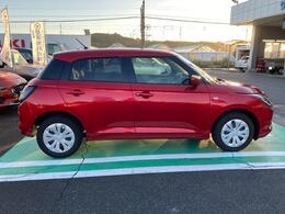 人の乗り降りや荷物の積み下ろしに便利な5ドアです。