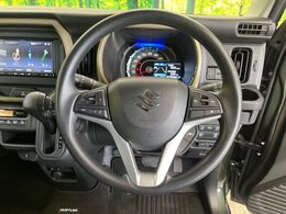 【スズキセーフティサポート装着車】デュアルカメラブレーキサポート・前後誤発進抑制・車線逸脱警報・ハイビームアシスト・先行車発進告知機能をセットで装備。予防安全技術が快適なドライブをアシストします。