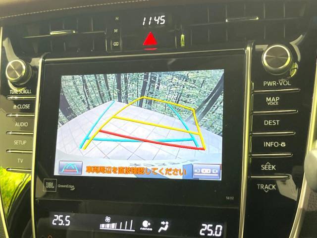 【バックカメラ】駐車時に後方がリアルタイム映像で確認できます。大型商業施設や立体駐車場での駐車時や、夜間のバック時に大活躍！運転スキルに関わらず、今や必須となった装備のひとつです！