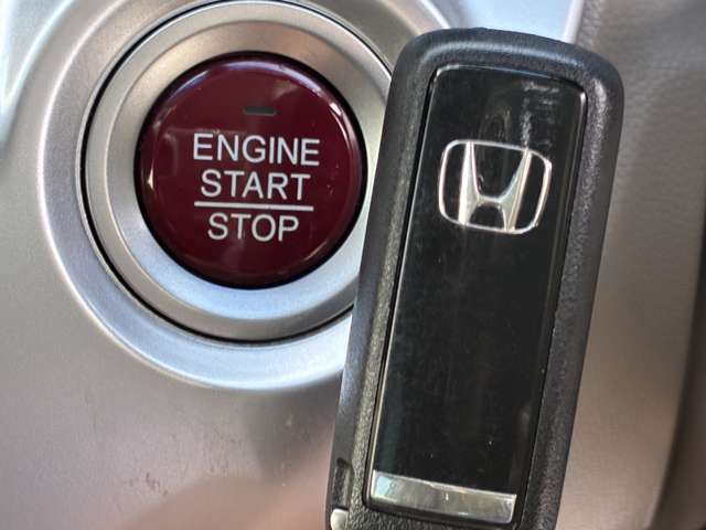 ★当社は車両販売から自社工場での整備・車検・鈑金、万が一のロードサービスにも対応！現金・分割ローンまで幅広いお支払い！任意保険の専門部署まで完備。