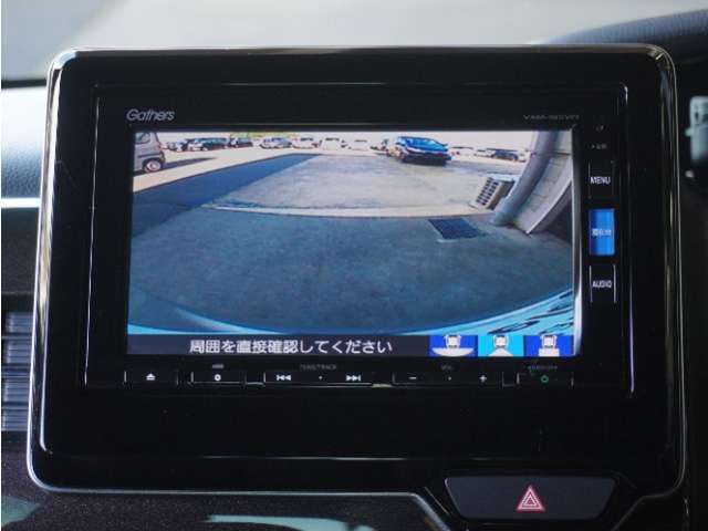 ◆バックカメラ◆リバースにするだけで映ります、後方の安全確認や、狭い駐車場での車庫入れ、雨の日や夜間など視界の悪い時に便利です！安全にバックする為には欠かせない装備です。