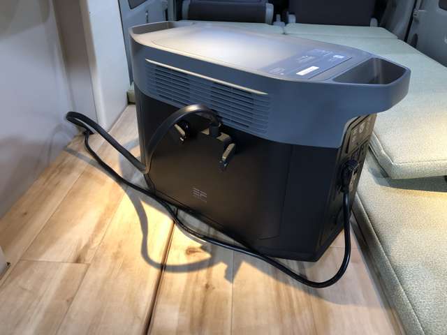 AC出力を使った電源供給で使用します。