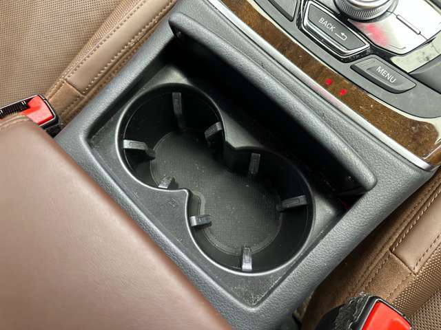バックオーダーをご利用いただければ、希少なお車や、特定の装備のついたお車など、お客様からのご要望に応じて全国ネットワークからお探しさせて頂きます
