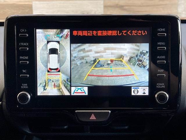【純正ディスプレイオーディオ】FM・AMラジオやブルートゥース接続など多彩な機能を併せ持っており、インパネ周りがすっきりしてますね！追加オプションでナビ機能やフルセグTV、DVD再生なども可能です。