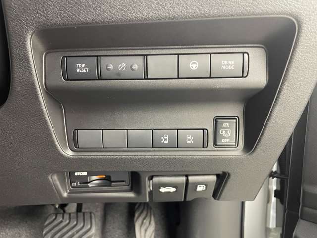 【運転席操作部】快適なドライブを楽しむための機能が装備されています！運転席から触れるので、使いやすいです！除菌プランいれていただくと、さらに清潔で安心していただけます！