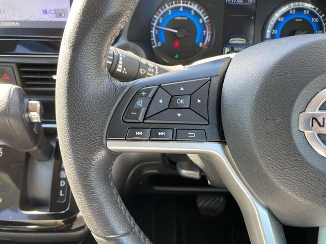 ナビの音量調整やチャンネルの選曲が手元で出来るから便利です！