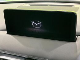 【メーカー純正ナビ】インテリアに溶け込むスタイリッシュな「専用設計」メーカーナビを装備♪視認性や操作性など基本性能にも優れ、より上質なカーライフをお楽しみいただけます。