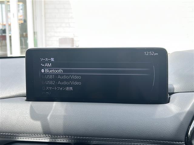 【純正メーカーナビ】ナビゲーション機能はもちろん、多彩なメディアをお使いいただけます。フルセグTV、Bluetooth、CD、DVD再生、USB接続も可能。