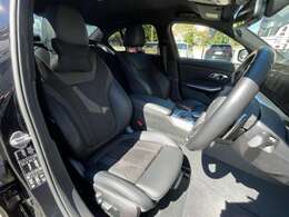 ご遠方の場合でも、下取り車両の金額を概算でお出しすることは可能でございます。車検証をお手元に、走行距離をご確認の上お問い合わせくださいませ。