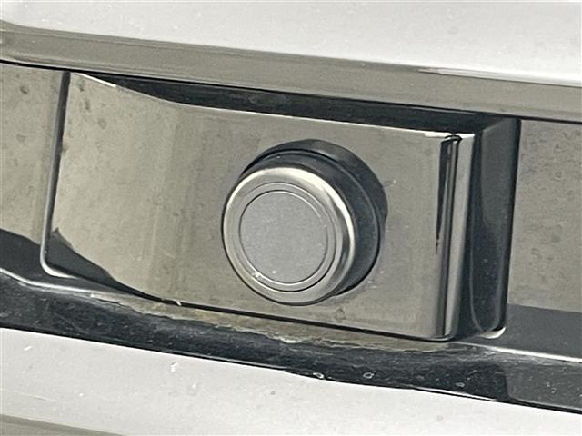 気になる車はすぐにお問い合わせください！画面右側の0066から始まる無料ダイヤルからお問い合わせ下さい！専門スタッフがお車のご質問にお答えいたします！