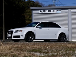 2007年モデルですが初度登録は 2006年12月 です。点検整備と車検取得後のご納車です。