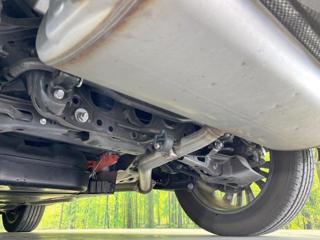 お車を安心してお乗りいただく為には、足回りの定期点検が欠かせません。サービスサポート（有償保証）では無料点検もご提供しており、安心のカーライフをお過ごしいただけるサポート体制が整っています。