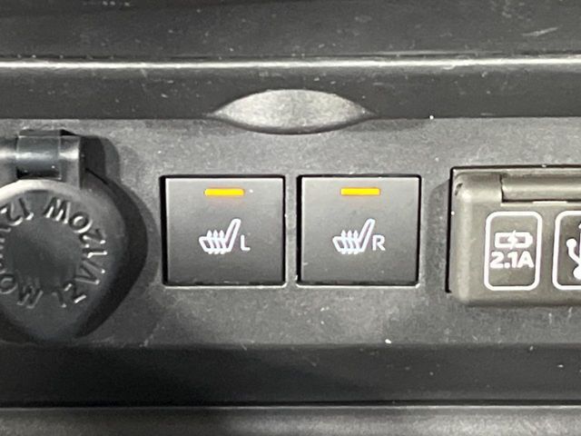 【シートヒーター】寒い日に重宝するシートヒーター！エアコンより早く温まってくれるので寒がりの人も安心ですね♪エアコンの温風は乾燥するから苦手、という方にもをおすすめです。