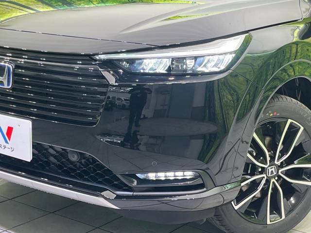 【シーケンシャルターンランプ付きLEDヘッドライト】人気の『流れるウィンカー』付きのLEDヘッドライトを装備♪高級感はもちろん、点灯時は存在感たっぷりで他車からも認識されやすく安心です。
