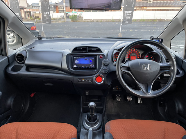 在庫の回転が早いため気になるお車があれば遠方の方でも、まずご相談くださいませ！！