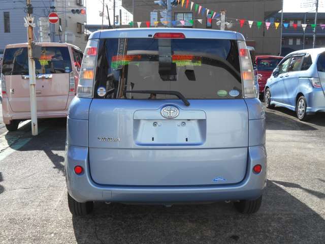 納車前には、納車前には自社工場にてベテランスタッフがOIL交換はもちろんのこと、しっかり点検・整備を施します。ご安心下さい。