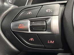 ●アクティブクルーズコントロール：前の車との車間距離を一定にとりつつ、一定速度で自動走行してくれる次世代のクルーズコントロール！主に高速道路や自動車専用道路で使用する便利な機能です！