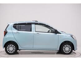 県内13店舗にて常時500台以上ダイハツ車を展示中です。見て、触って、納得のいく一台をぜひ見つけてください。