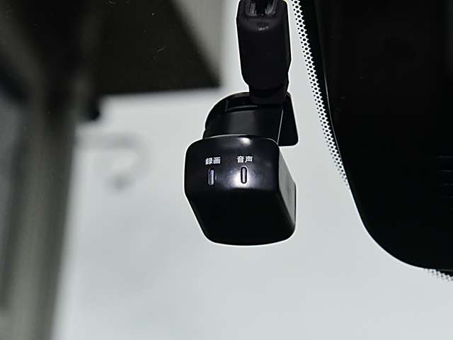 ドライブレコーダーが付いていますので万が一の時も安心です。