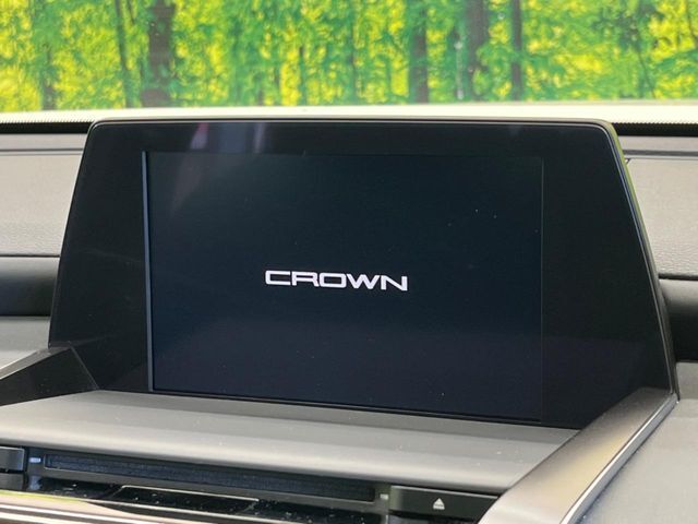 【メーカー純正ナビ】インテリアに溶け込むスタイリッシュな「専用設計」メーカーナビを装備♪視認性や操作性など基本性能にも優れ、より上質なカーライフをお楽しみいただけます。