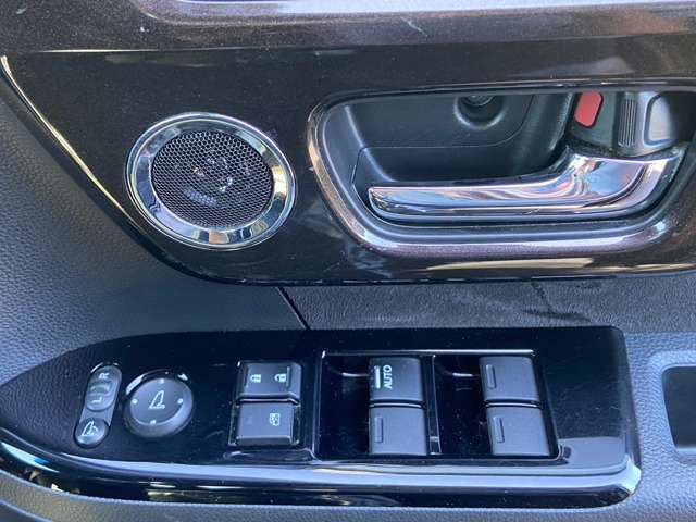自動車販売，中古車販売，整備，車検，板金，塗装，保険，レンタカー，お客様の事を第一に考え、販売及び作業業務、お客様へのアフターなど1つ1つを丁寧に仕上げています