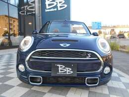 2016年式のMINIコンバーチブル、2，000ccガソリンエンジン搭載のSグレードが入庫いたしました。こちらの車輌は弊社にてR6年7月に販売した車輌で、メンテナンスもばっちりしているおススメ車です！