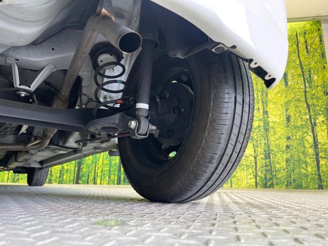 お車を安心してお乗りいただく為には、足回りの定期点検が欠かせません。サービスサポート（有償保証）では無料点検もご提供しており、安心のカーライフをお過ごしいただけるサポート体制が整っています。