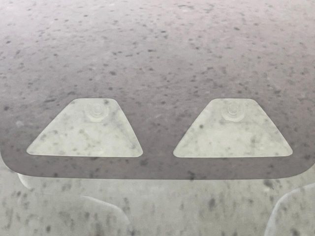 【スマートアシスト】走行中に前方の車両等を認識し、衝突しそうな時は警報とブレーキで衝突回避と被害軽減をアシスト。より安全にドライブをお楽しみいただけます。