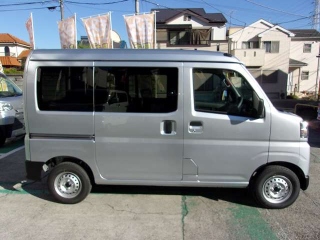 ★軽バンマーケットでは全車自社認証工場にて点検整備致します。